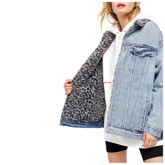 SOLD ❤️ FREE PEOPLE Jean Jacket Sherpa Trucker S - Picture 4 of 7